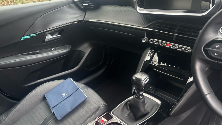 Peugeot 208 1.2 PureTech 100 Allure Premium 5dr Petrol Hatchback